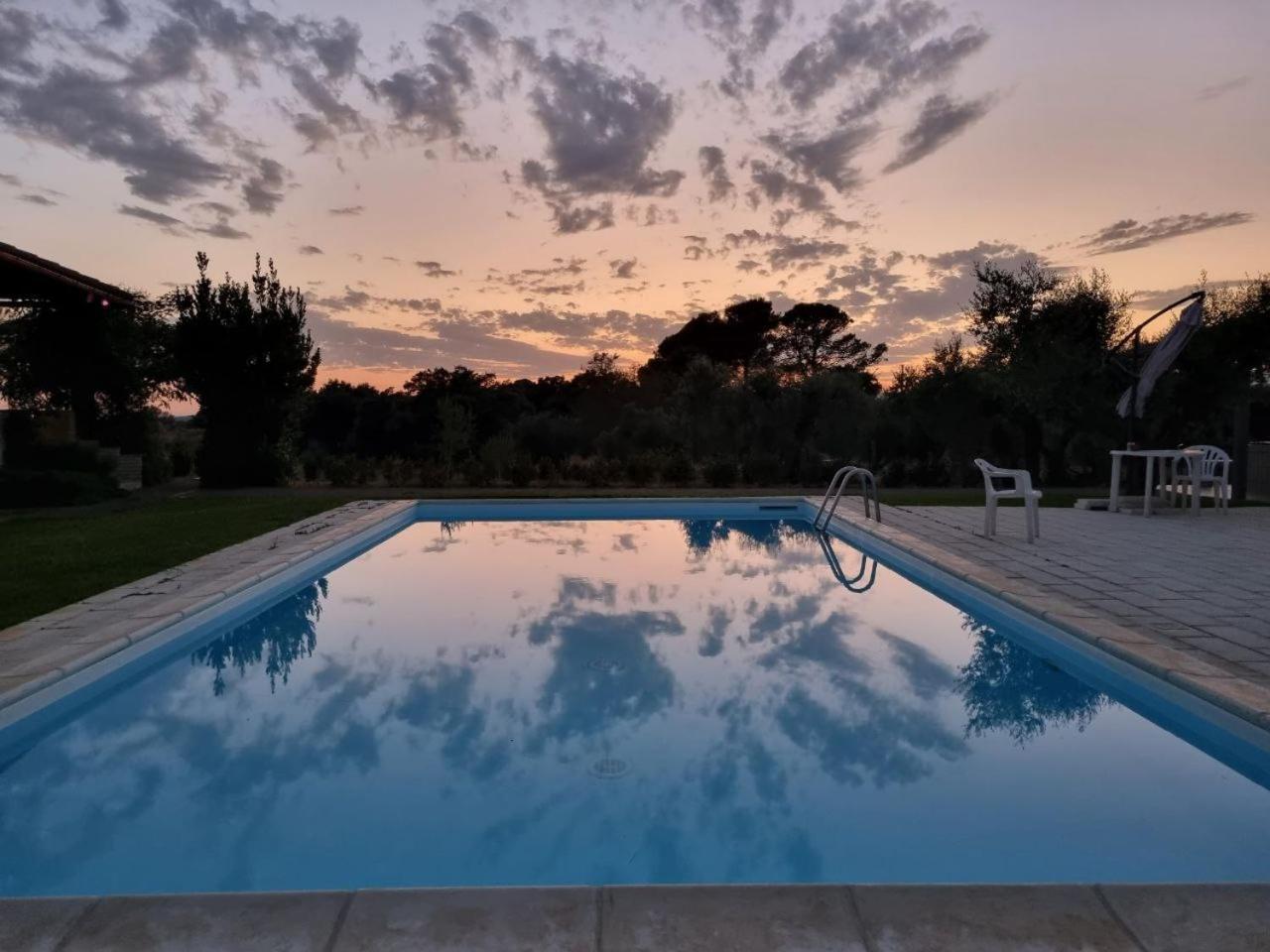 Accogliente Villa Con Piscina Caltagirone Exterior photo